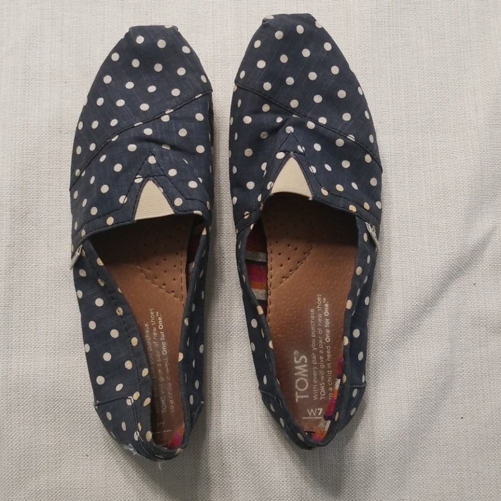 Toms | Navy blue and white polka dot shoes